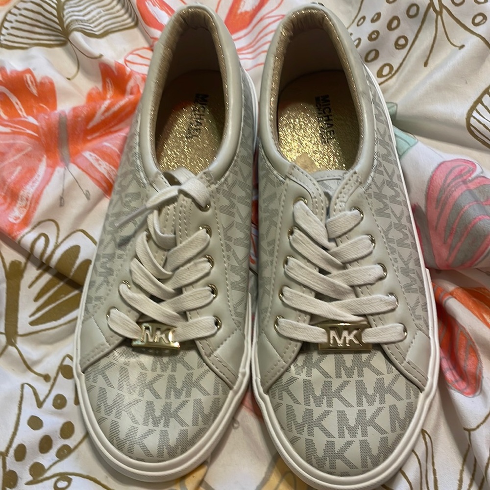 micheal kors cream shoes